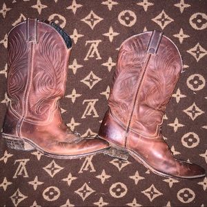 Vintage classic brown cowboy boots size 7.5 yeehaw